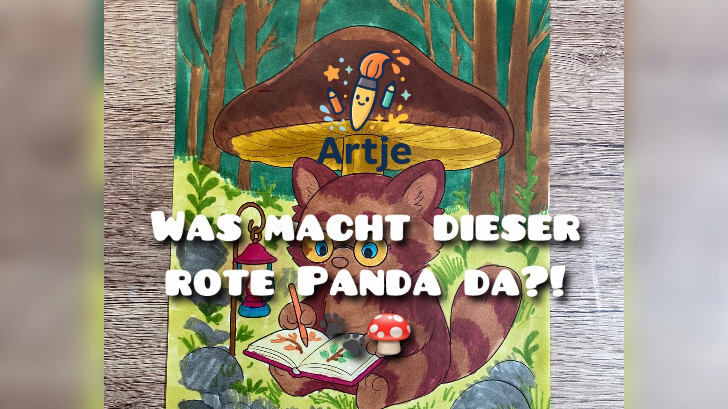Roter Panda sitzt unter Pilz und malt in ein Skizzenbuch mitten im Wald